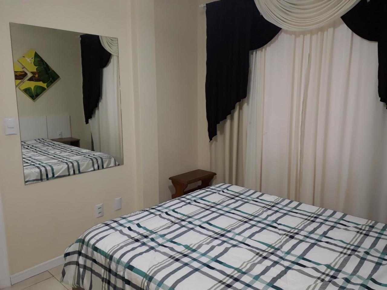 Otimo Apto. 180 Metros Da Apartamento