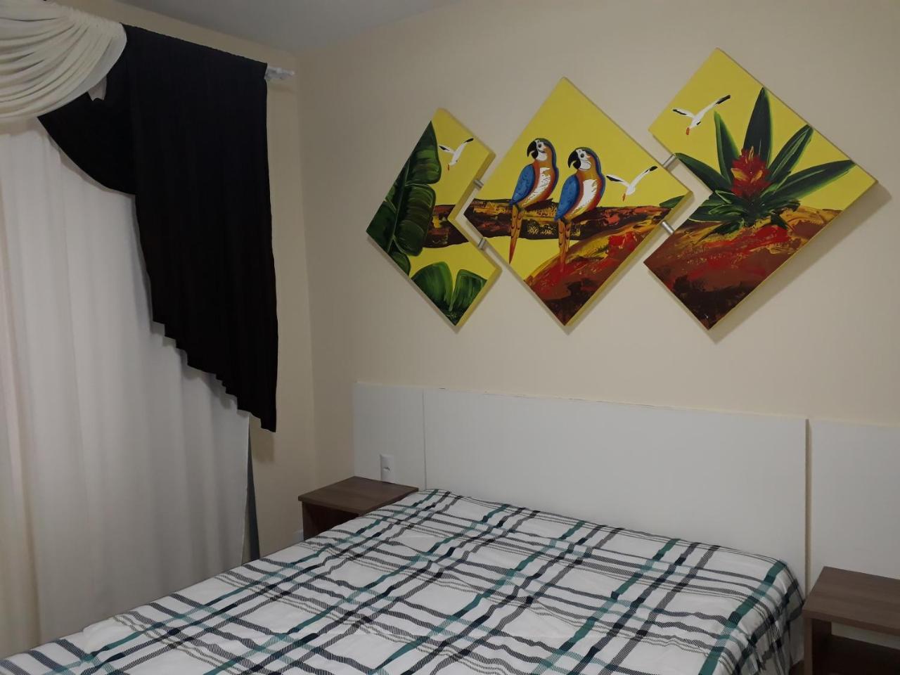 Otimo Apto. 180 Metros Da Apartamento *