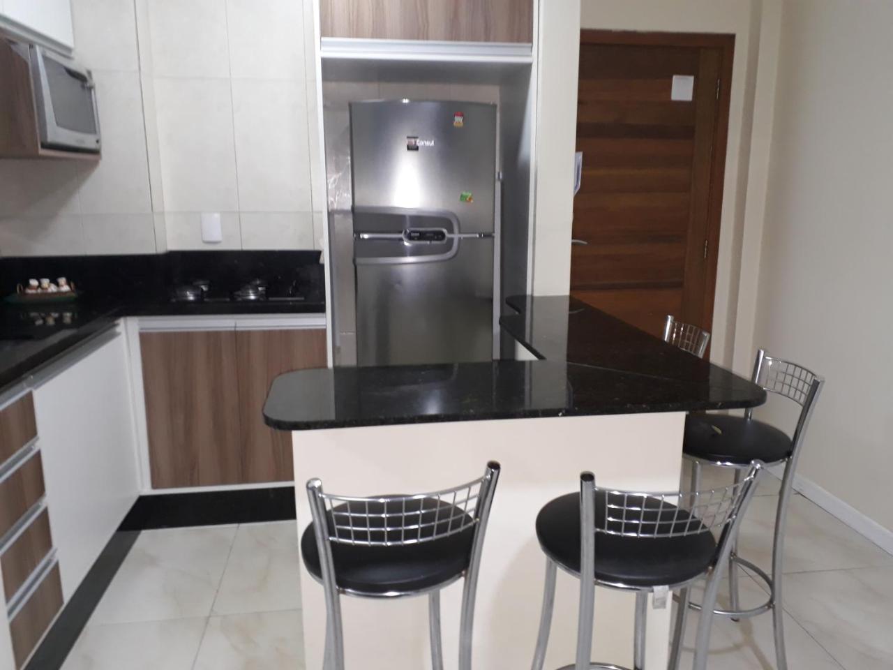 Otimo Apto. 180 Metros Da Apartamento